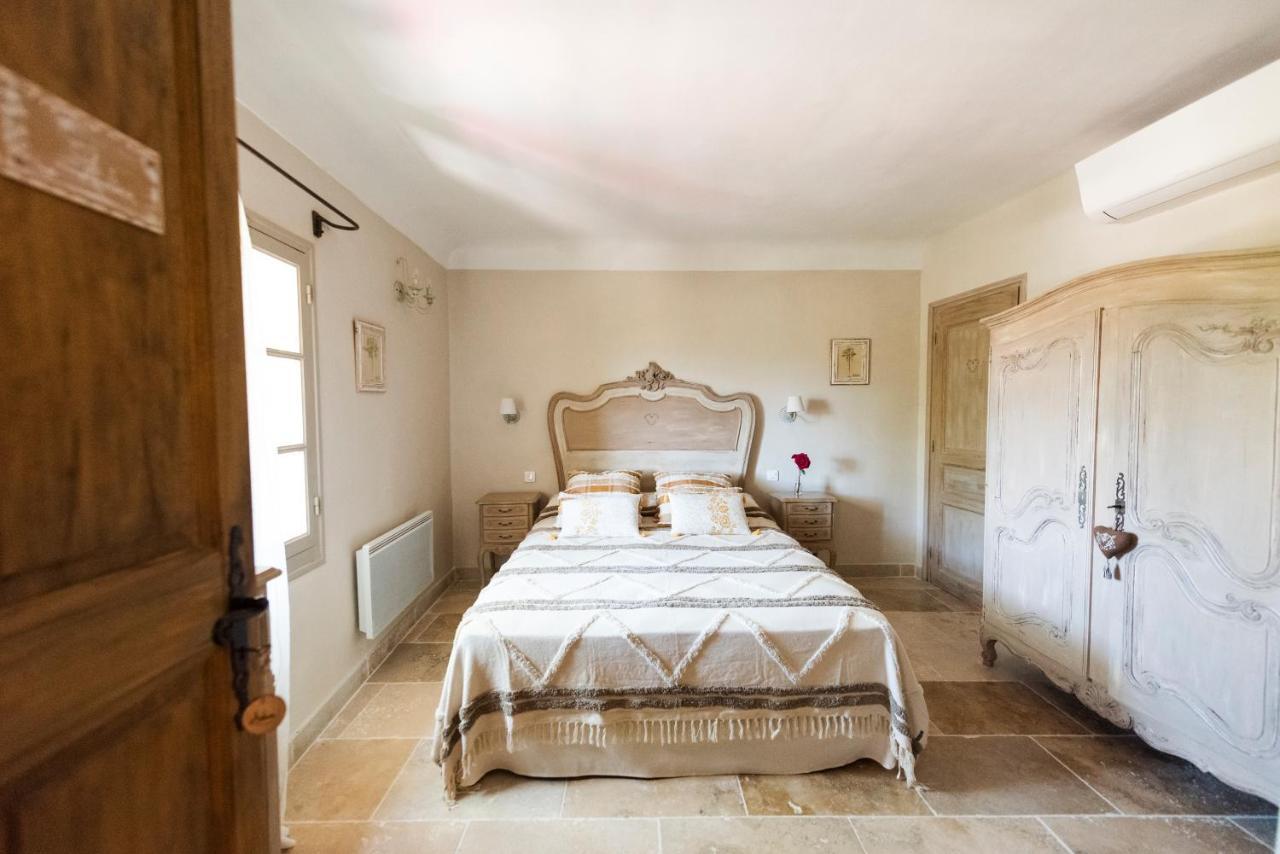 Le Mas Silvestre Saint-Saturnin-les-Apt Exterior photo