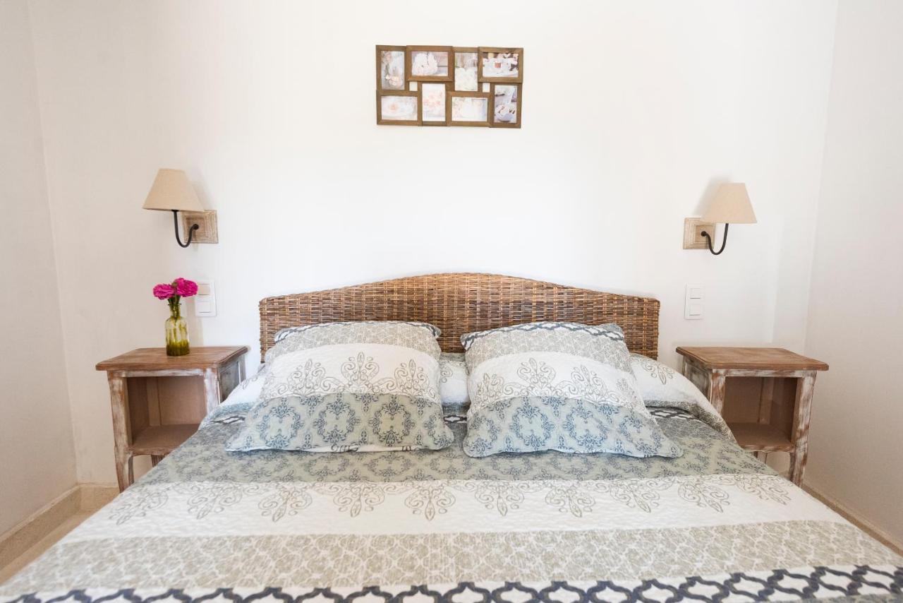Le Mas Silvestre Saint-Saturnin-les-Apt Exterior photo